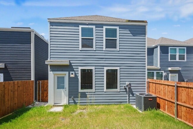 Building Photo - 125 Arbor Dr
