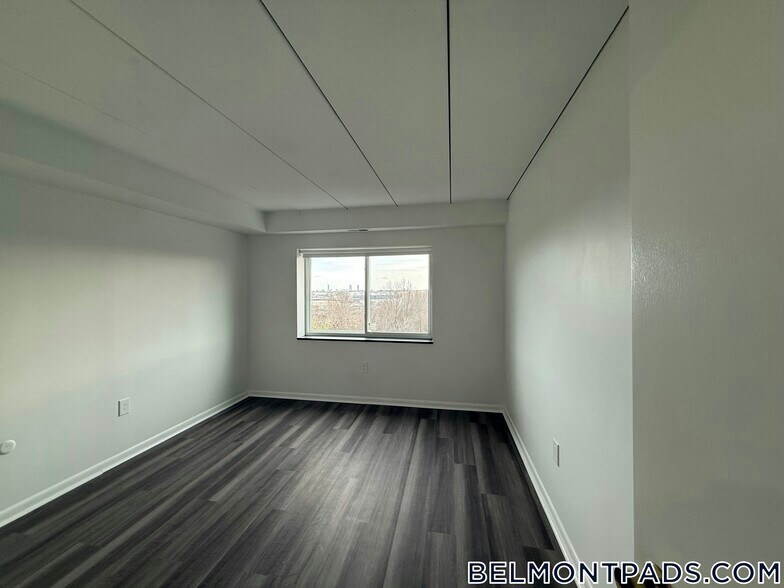 Building Photo - 53 Hill Rd