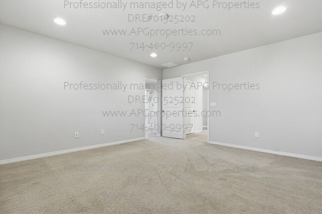 Building Photo - 139 Thompson Ave