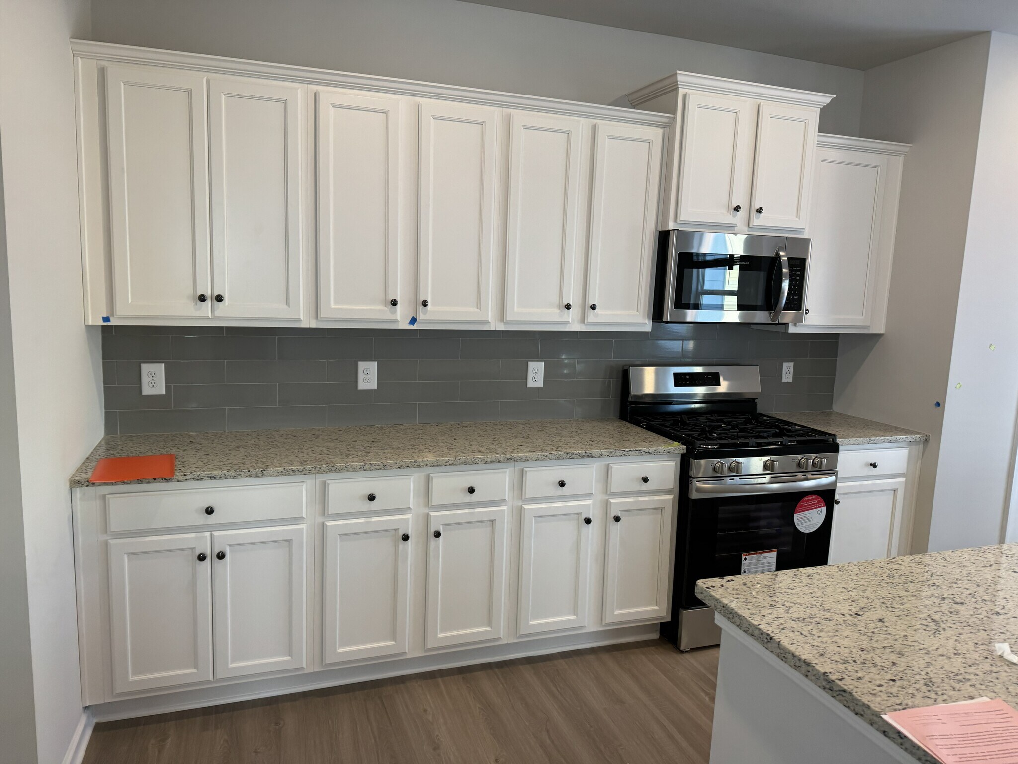Building Photo - 9 Pineview Dr