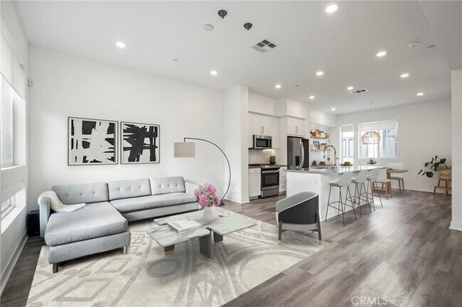 Building Photo - 279 Dockside Ln