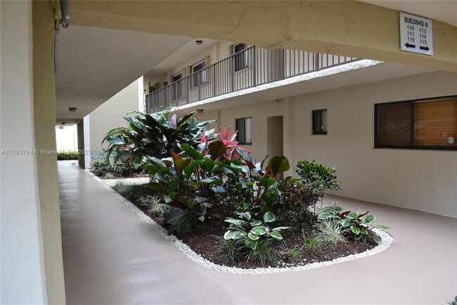 Building Photo - 8005 SW 107th Ave