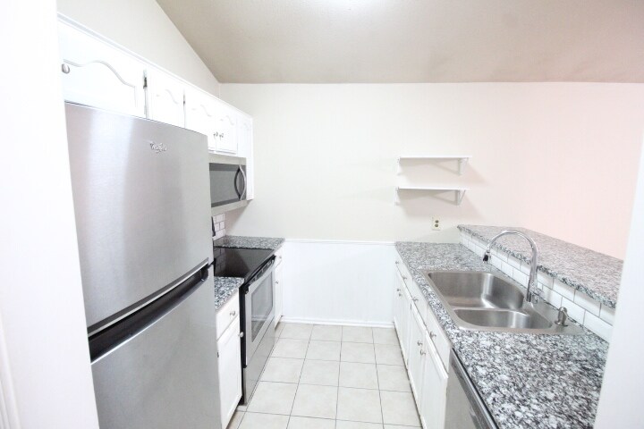 Building Photo - 1408 SW 23rd St