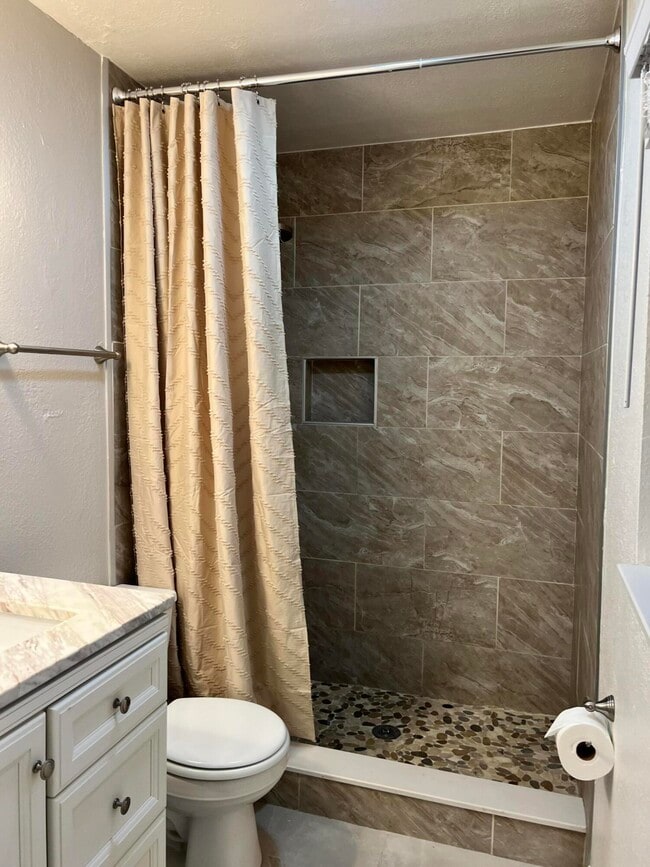 Building Photo - 1934 Wallace Ave