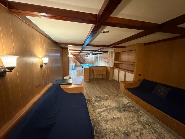 Building Photo - 290 Glenview Rd