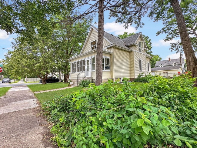 Building Photo - 4101 38th Ave S