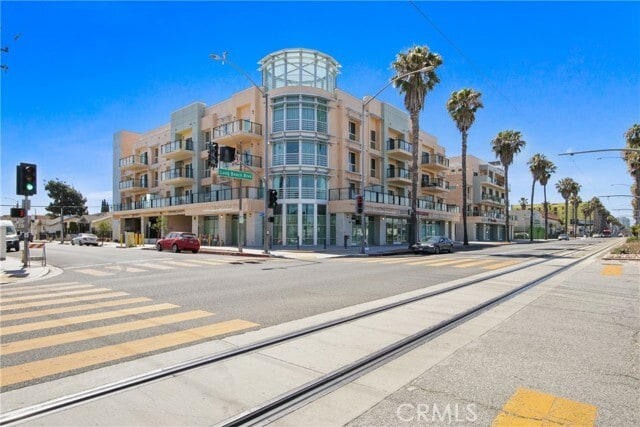 Building Photo - 1598 Long Beach Blvd