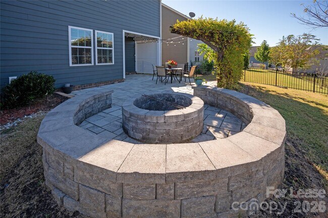 Building Photo - 7019 Hamilton Mill Dr