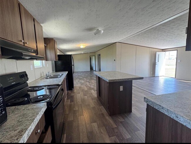 Building Photo - 104 Dockal Dr
