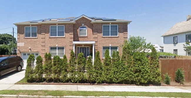 Primary Photo - 1068 Fulton St