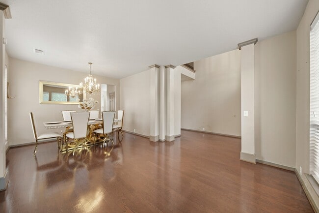 Building Photo - 8804 Sunforest Ln