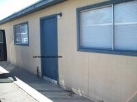 Building Photo - 16 E King Rd