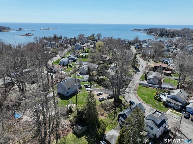 Building Photo - 5 Westwood Rd