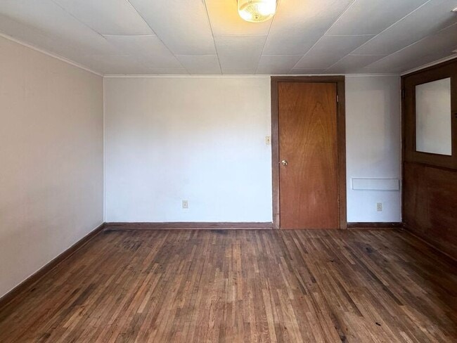 Building Photo - 539-2 Madison Street