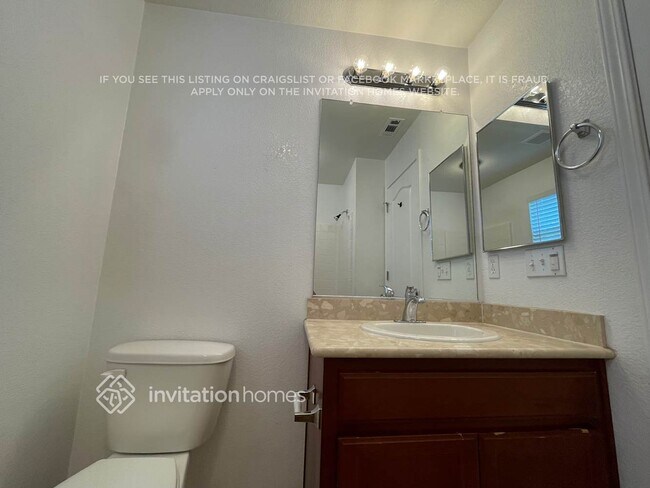 Building Photo - 2799 Silhouettes St