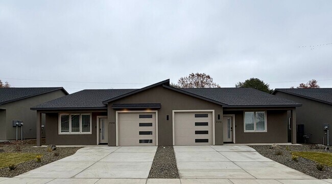 Building Photo - 2121 Carr Rd