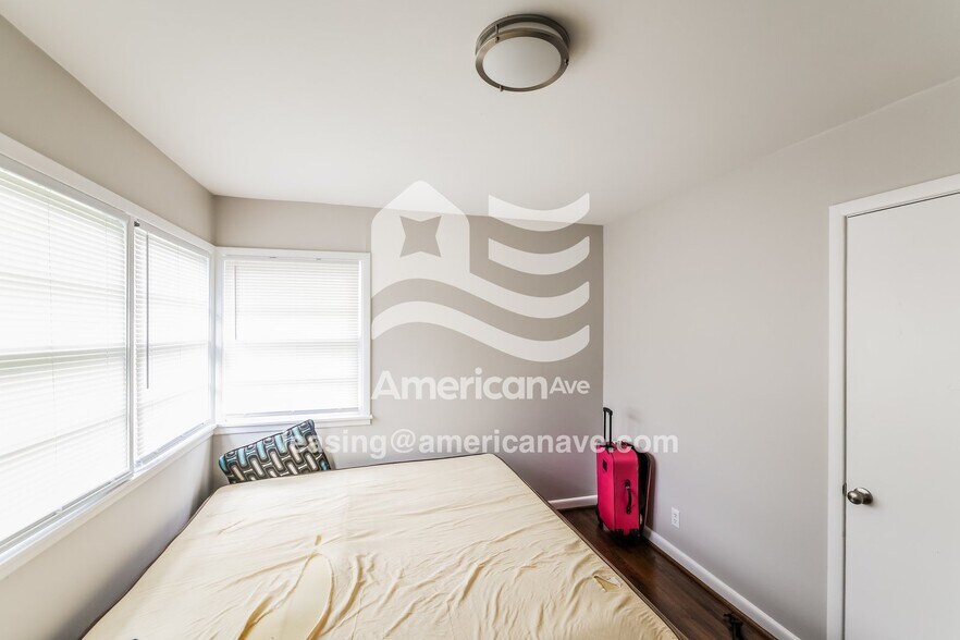 Building Photo - 620 86th St S