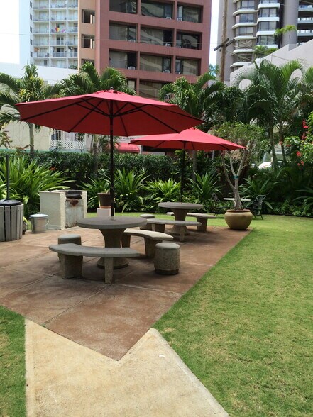 Building Photo - 425 ena Rd