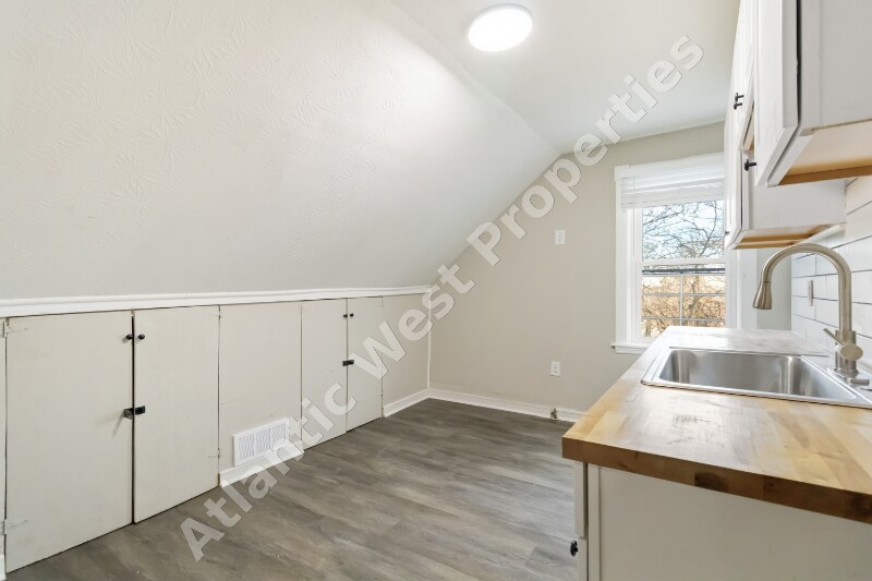 Building Photo - 1512 Blair Ave