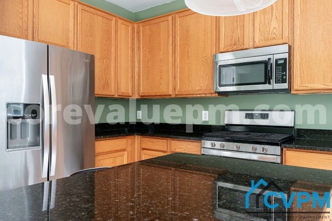 Building Photo - 2668 Streamview Dr