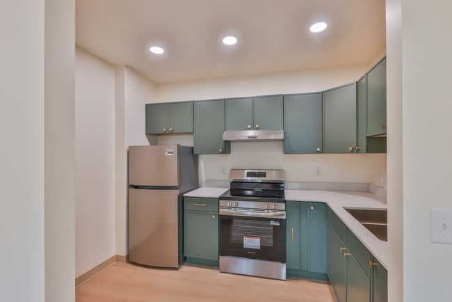 Building Photo - Modern Remodel with Designer Finishes | All Utilities Included