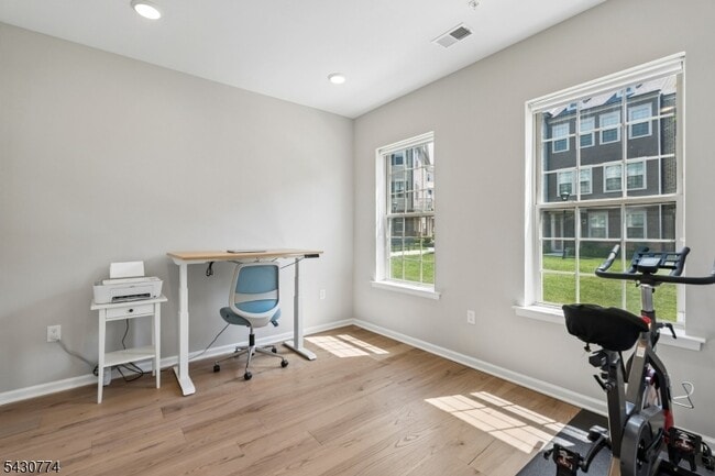 Building Photo - 10 Cortland Ct