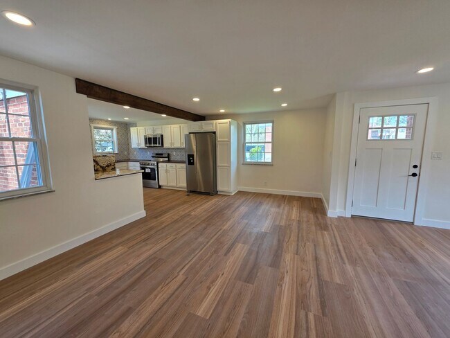 Building Photo - Fully Updated 3-bedroom, 2-bathroom house for rent in North Allegheny School District!