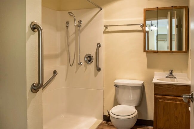 Building Photo - 2210 SW 19th St