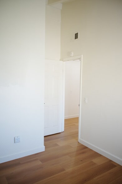 Building Photo - 7330 Amanda Ct