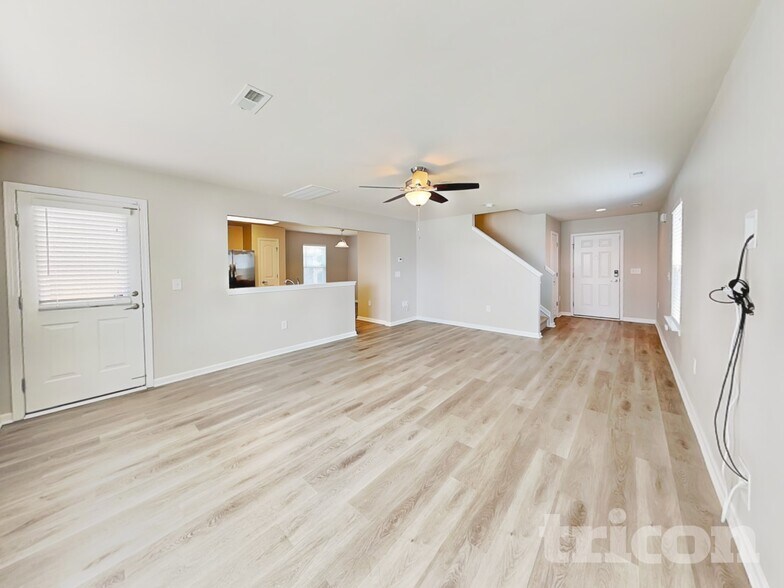 Building Photo - 4416 Lyman Ave