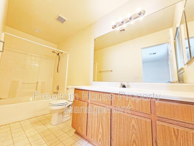 Building Photo - 1850 Pershing Ave