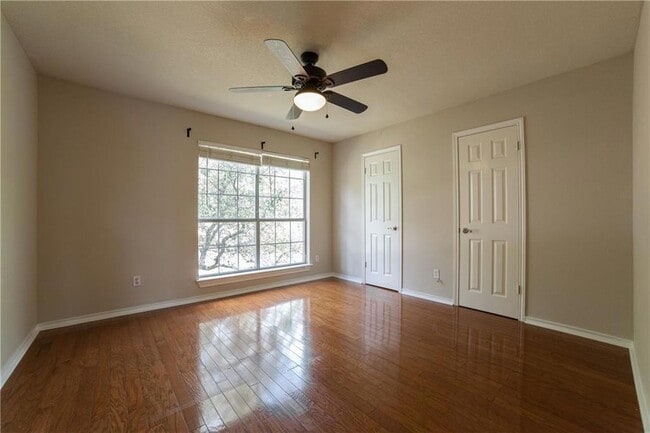 Building Photo - 1701 Idle Hour Cove
