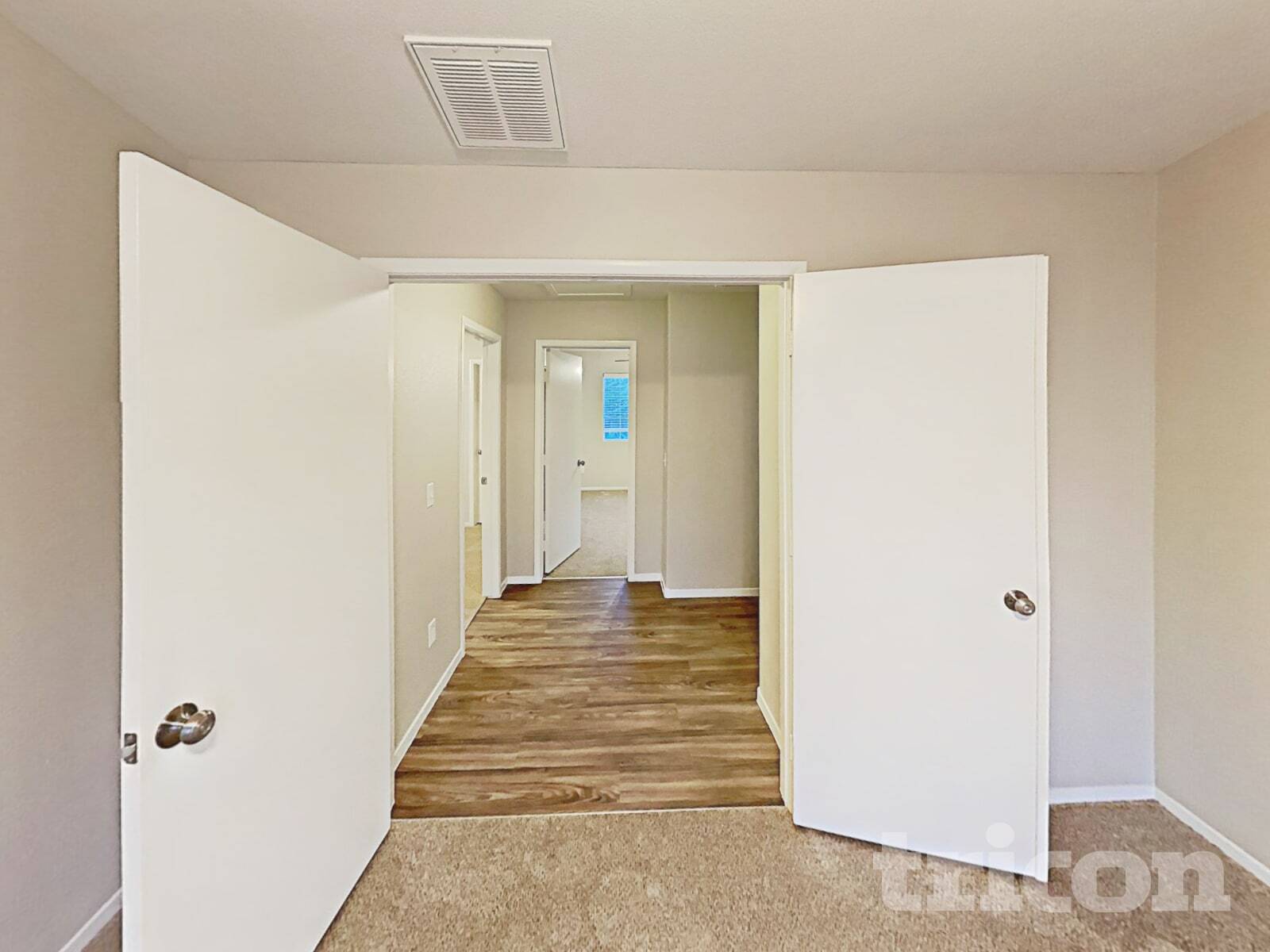 Building Photo - 7900 Hornbeam Ct