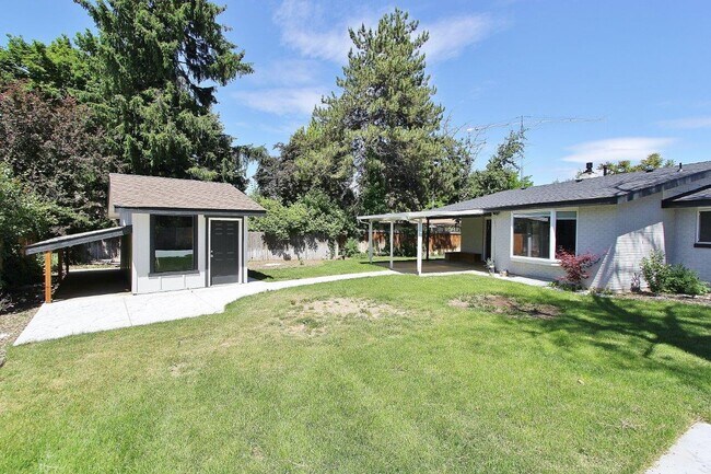 Building Photo - 3873 N Manchester St