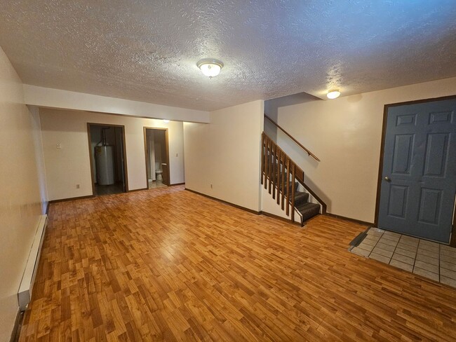 Building Photo - 4790 Sunnybrook Rd