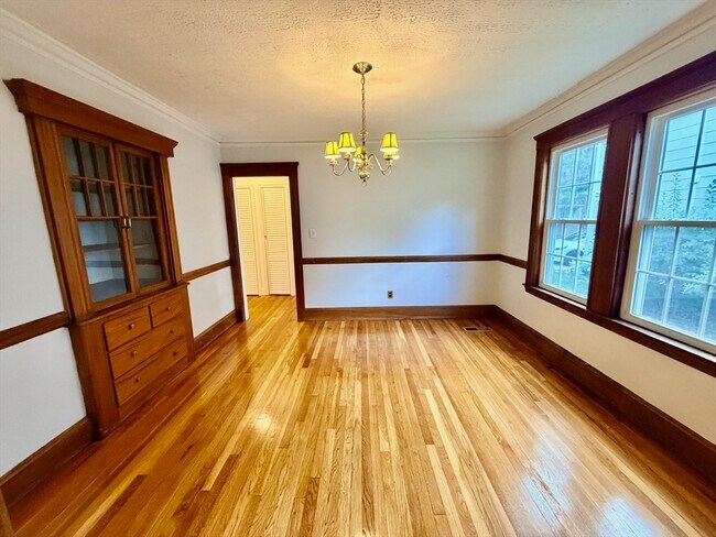 Building Photo - 216 Tremont St