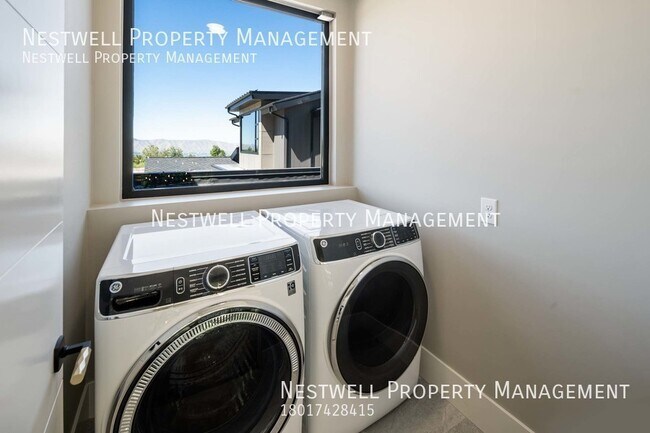 Building Photo - Brand New Luxury Home in Woodland Hills