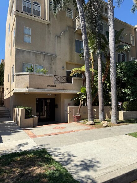 Building Photo - 12060 Hoffman St
