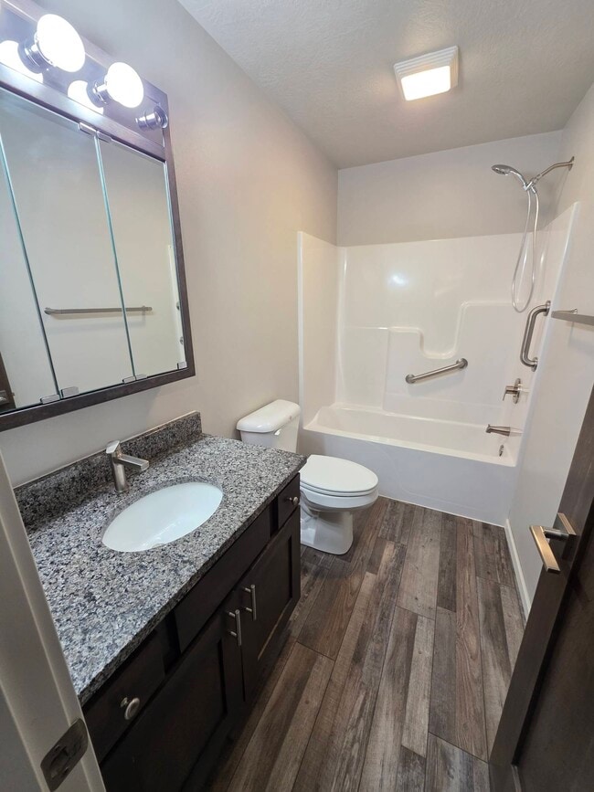 Building Photo - 2050 Quail St