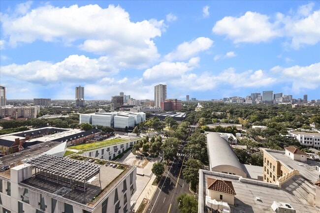 Building Photo - 5000 Montrose Blvd