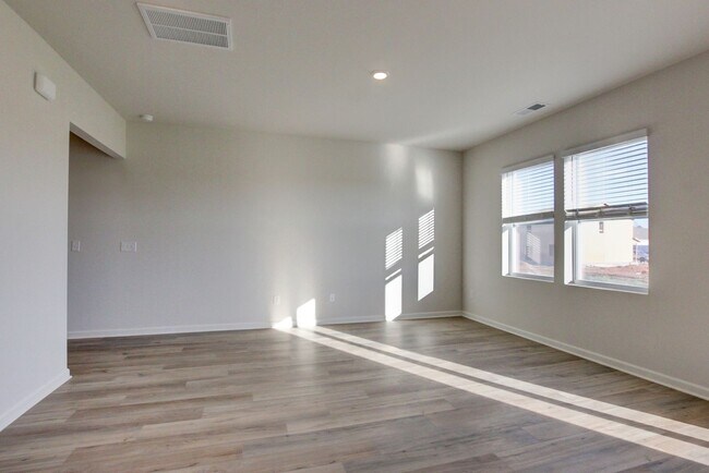 Building Photo - Wow!! 18-month lease in Sango!!
