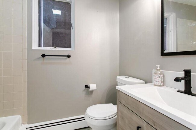 Building Photo - 475 Palisade Ave