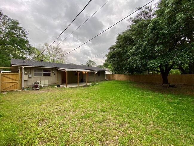 Building Photo - 260 Bradford Dr