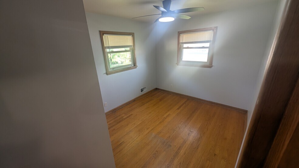 Building Photo - 7259 W Lakefield Dr