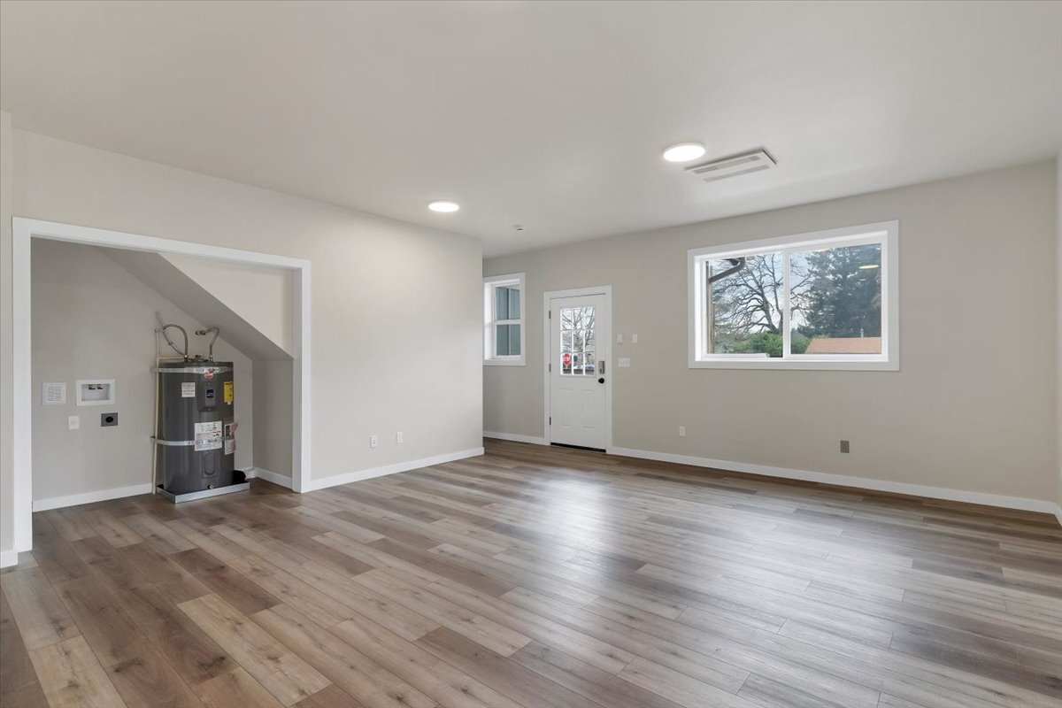 Building Photo - 1094 15th St SE