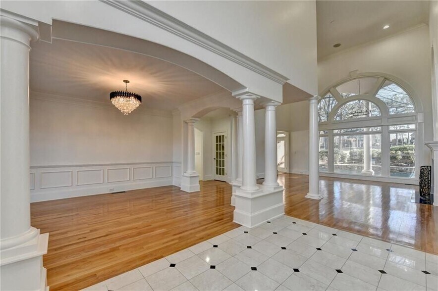 Building Photo - 7970 St Marlo Fairway Dr