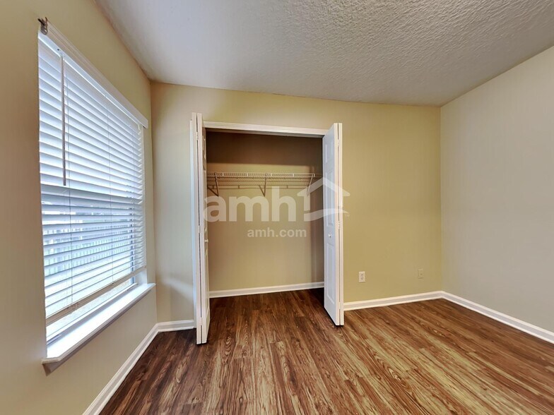 Building Photo - 14240 Sea Eagle Dr