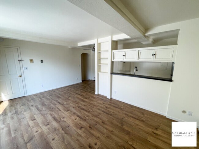 Building Photo - NEW LISTING! CHARMING, PRIVATE 1BR/1BA DUP...