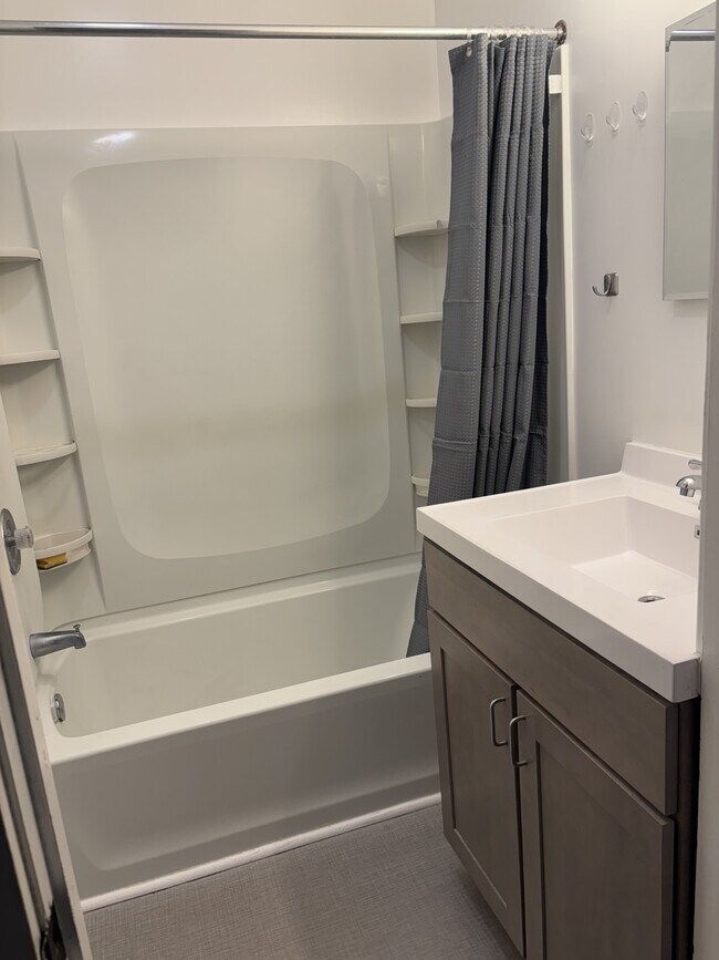 Building Photo - 146 Exchange St SE