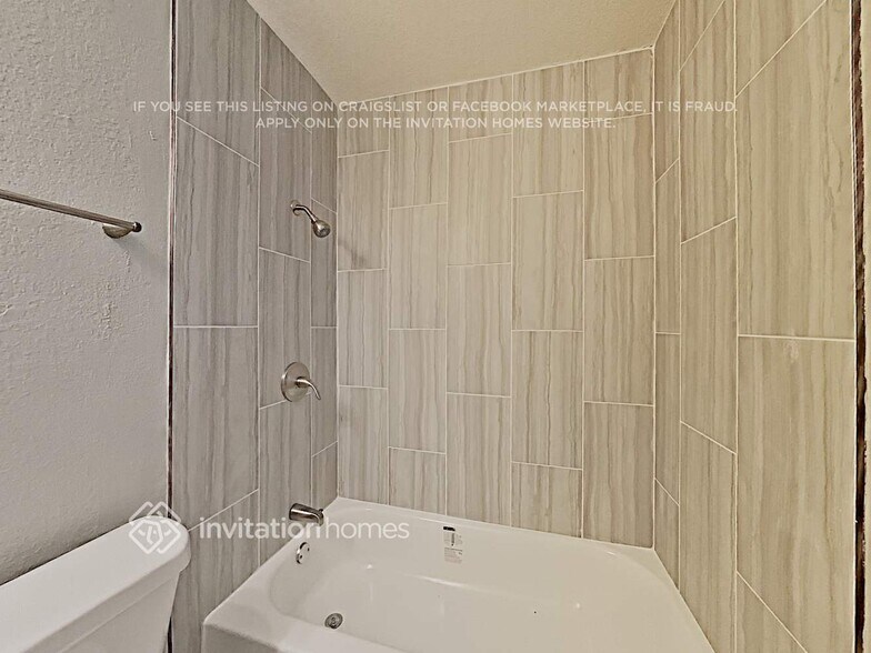 Building Photo - 6649 Parkwood Dr